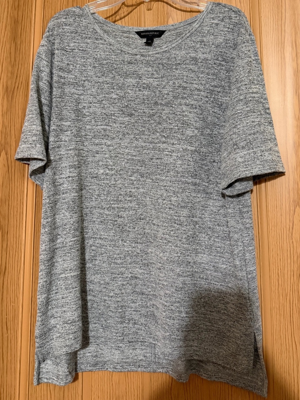 Banana Republic Women’s Heather Gray Short Sleeve Shirt